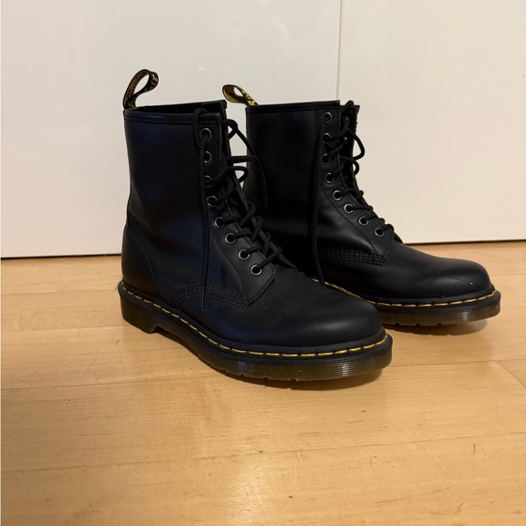 Dr. Martens Shoes - Doc Martens Classic Back